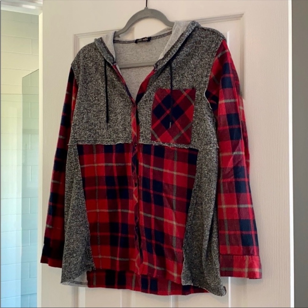 Dee Elle Plaid Casual Button Down Shirt With Hood Women’s Size Small